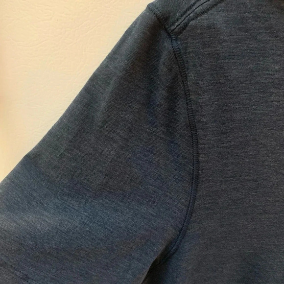 Lululemon Navy Blue V-Neck T-Shirt - Picture 4 of 6